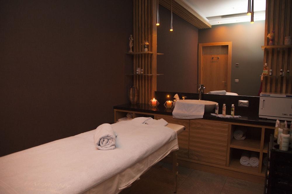 होटल Movenpick Winter Park Baku